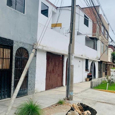 SE VENDE CASATERRENO EN ESQUINA CON ZONIFICACION CV RDM