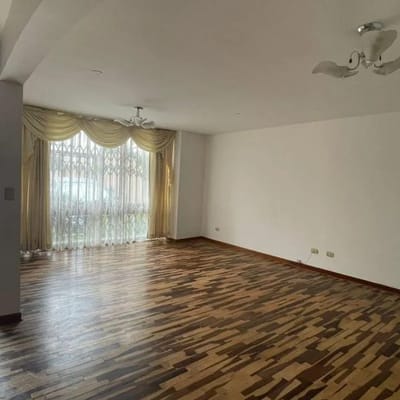 VENDO AMPLIO Y SUPER BIEN DISTRIBUIDO DEPA EN SAN MIGUEL