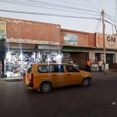 VENDO LOCAL EN LA ZONA MAS COMERCIAL DE ICA CON  FRENTES A PASOS DE P DE ARMAS