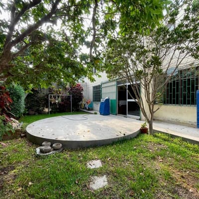 SE VENDEN  CASAS FRENTE A PARQUE EN AV DEL PARQUE NORTE