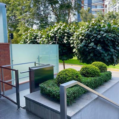 SE VENDE ACOGEDOR DUPLEX PENTHOUSE CON AMPLIA TERRAZA  COMO NUEVO