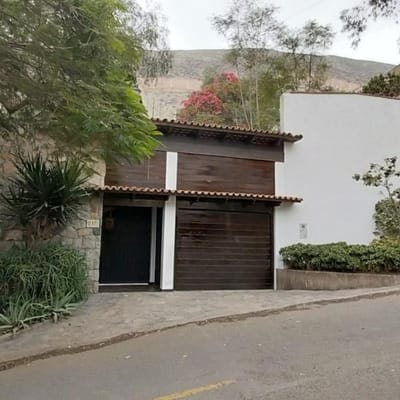 Baj de Precio CASA EN VENTA EN LA PLANICIE ra ETAPA  LA MOLINA m