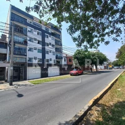 DEPA DE  M EN VENTA  ESTACIONAMIENTO EN SURCO  AVENIDA PEDRO VENTURO