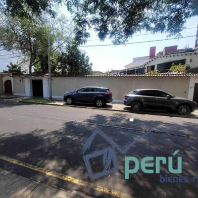 VENDO CASA COMO TERRENO SAN ISIDRO