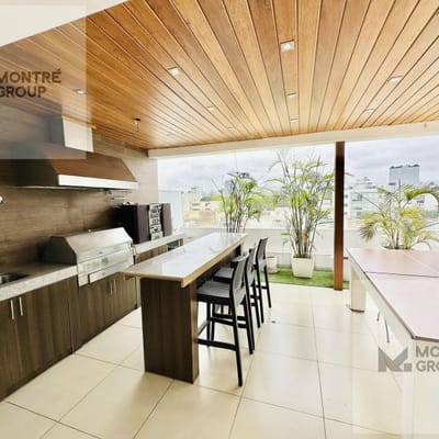 Dplex con hermosa terraza en Surco limite con Miraflores