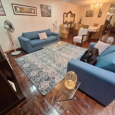 TVpa Linda y Acogedora Casa de  Pisos y con Vista a Parque en URB La Aurora