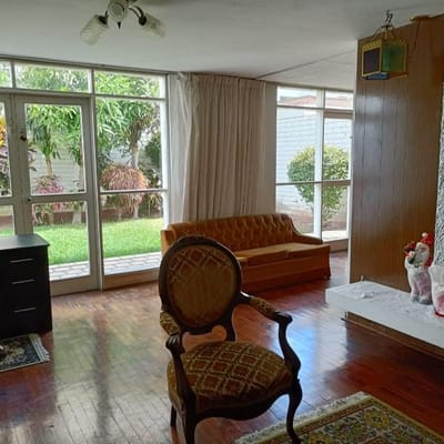 JpcPg VENTA AMPLIA CASA  DORM M  POR O HIGUERETA SURCO