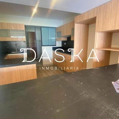 Venta de exclusivo departamento con lujosos acabados  COUNTRY CLUB San Isidro