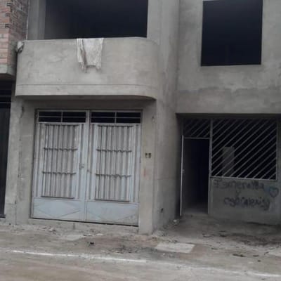 Casa de  Pisos en Venta a  Cdras del Mercado Huamantanga  Puente Piedra