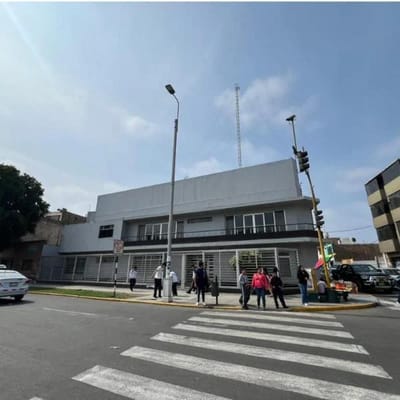Local comercial en venta o alquiler en av Espaa