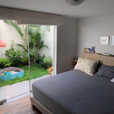 VENDO FLAT EN ER PISO CON JARDIN EN SURCO