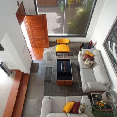 VENDO CASA CERCA AL COUNTRY CLUB DE VILLA  URB LAS BRISAS  CHORRILLOS
