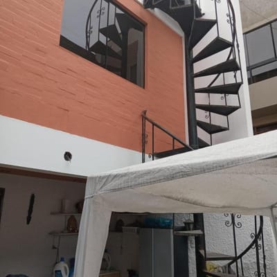Vendo excelente casaen urb los Sauces surquillo