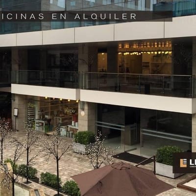 SE ALQUILA OFICINAS DESDE m A m  EN EXCLUSIVO CENTRO COMERCIAL EL POLO II