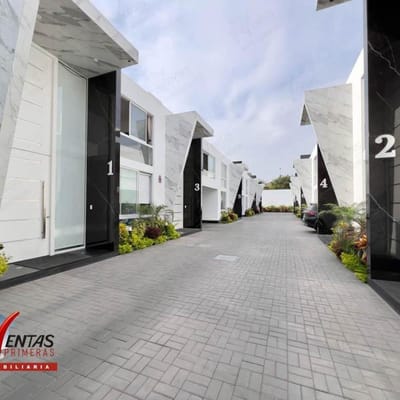 VENTA DE CASA EN CONDOMINIO DE ESTRENO TECHO DOBLE ALTURA ARQUITECTURA MODERNA