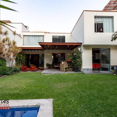 Hermosa Casa Moderna Independiente en Venta C  Estacionamientos y Piscina