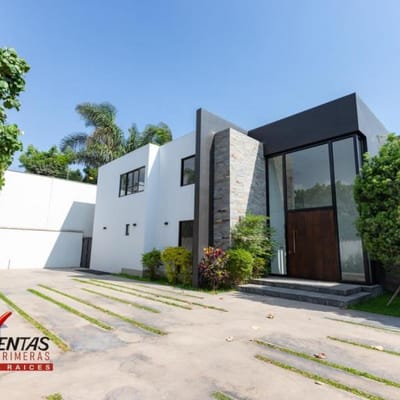 Moderna Casa en Condominio de Estreno en Venta en Rinconada Alta