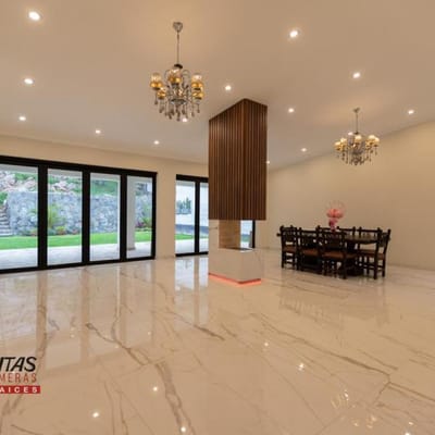 Impecable Casa en Venta de  Planta Remodelada en Rinconada del Lago I Etapa