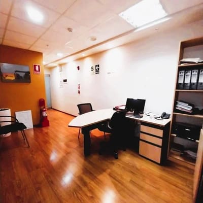 VENTA DE OFICINA EN MIRAFLORES M