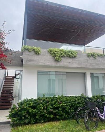 Playa Las Palmas vendo casa remodelada
