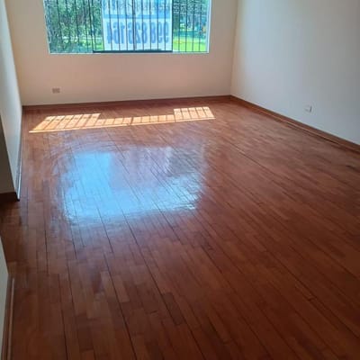 ALQUILO  EXCLUSIVO Y AMPLIO DEPARTAMENTO  MONTERRICO  SURCO CON VISTA A PARQUE
