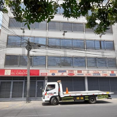 Edificio Comercial Ideal para Deposito en Santa Beatriz limite con Lince