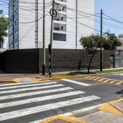 Vendo terreno Residencial frente a parque en San Isidro limite con San Borja