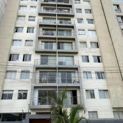 SE VENDE O SE ALQUILA DEPARTAMENTO  UBICADA EN UNA DE LAS MEJORAS ZONAS DE LINCE