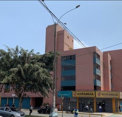 VENDO HOTEL  LOCALES COMERCIALES PRIMER PISO