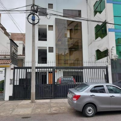 Alquilo Oficinas er piso a espalda de CC Plaza San Miguel