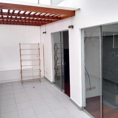 Alquilo Precioso Departamento con Terraza de  Dorm en Av Villareal Miraflores