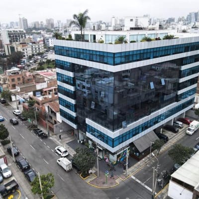 L Oficinas amobladas en Miraflores Edificio La Mar