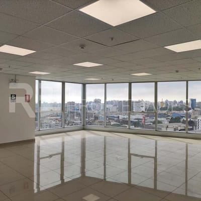 L Oficina implementada a minutos del centro financiero de San Isidro