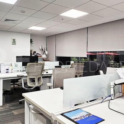 L Oficinas en Centro Empresarial Real San Isidro  Alquiler