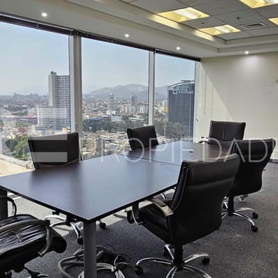 L Oficinas en San Isidro Edificio Capital  Alquiler