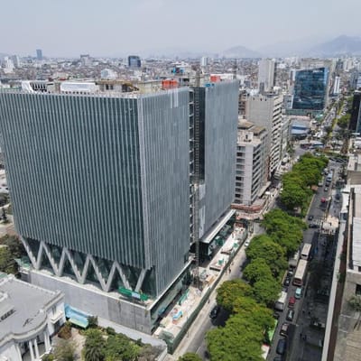 L Oficinas en Miraflores Pardo   Mix Use Building