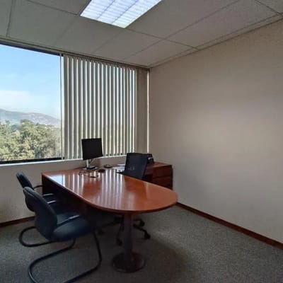 L Venta o Alquiler de Oficina implementada en San Borja  Parque Las Lomas