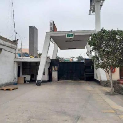i Local industrial  comercial en Santa Anita  Venta