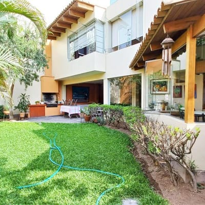 Hermosa casa lista para habitar  Buen frente  Parmetros  pisos