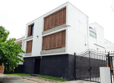 CASA EN BARRANCO VENTA POR VIAJE