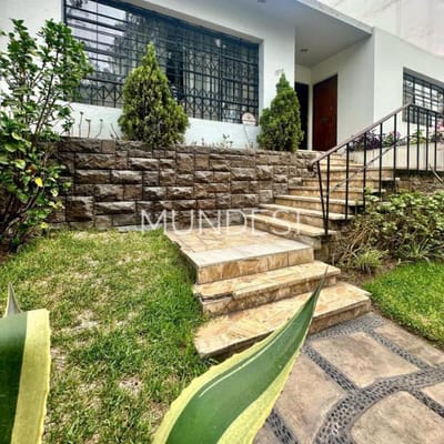 SE VENDE CASA COMO TERRENO EN SAN ISIDRO