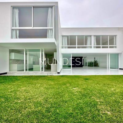 Casas de estreno en venta en La Molina