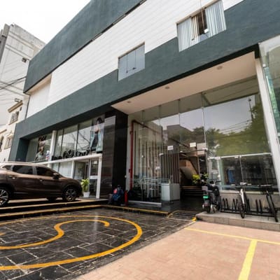 Alquiler de Oficinas en San Isidro  Edificio Los Troncos Av  de Mayo
