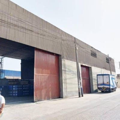 Local Industrial Comercial usos multiples  Minutos Mrcdo Productores Sta Anita