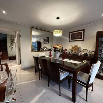 DUPLEX EN VENTA CON  HABITACIONES EN SAN BORJA NORTE