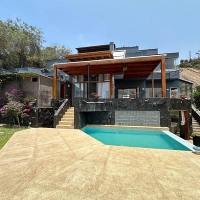 CASA EN LAS CASUARINAS CON VISTAS PANORMICAS DE ENSUEO