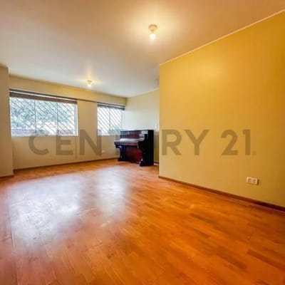 Venta Departamento Primer Piso en Magdalena  A espaldas de La Av Brasil