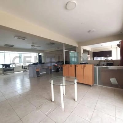 ALQUILER DE EDIFICIO DE  PISOS PARA ALMACEN Y OFICINAS EN SAN MARTIN DE PORRES