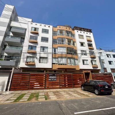SE VENDE DEPARTAMENTO  VISTA AL MAR DUPLEX CON TERRAZA y COCHERA