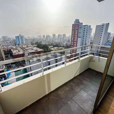 VENTA DE DEPARTAMENTO CON BUENA UBICACIN  CERCA AL HOSPITAL REBAGLIATI